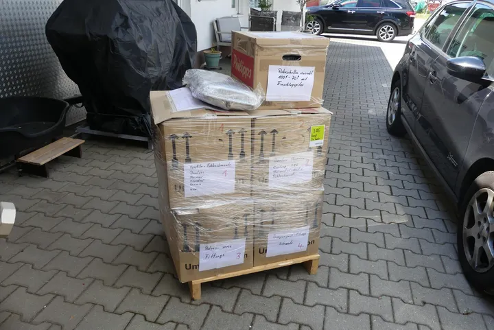 5x Karton mit Sanitärzubehör u.a. Vaillant Ausdehnungsgefäß